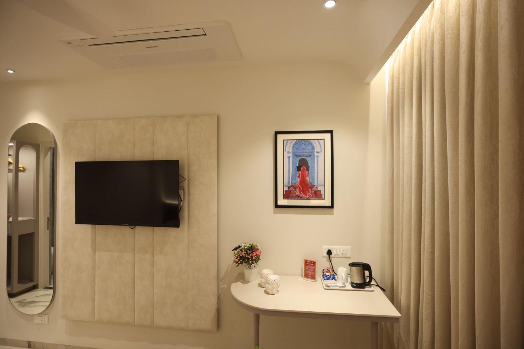 Hiraya Hotels Mohali Exteriör bild