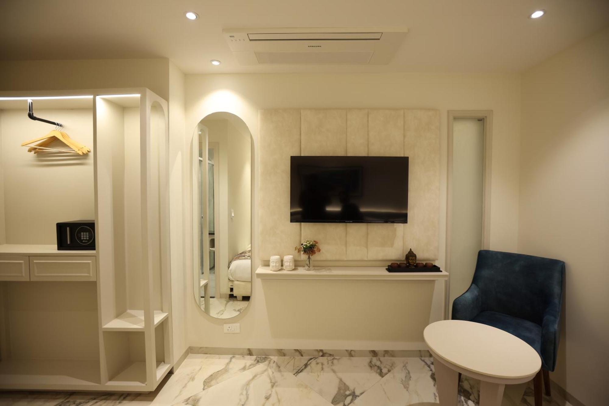 Hiraya Hotels Mohali Exteriör bild