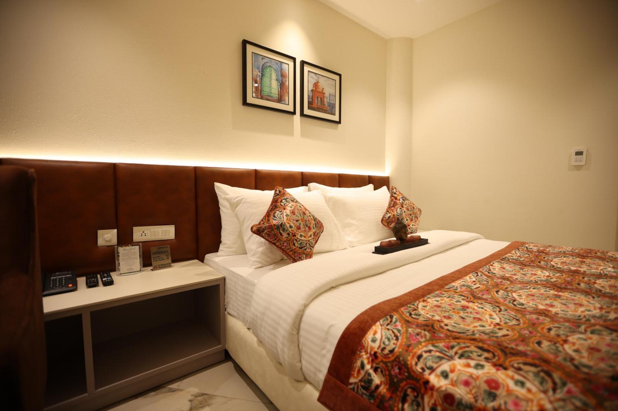 Hiraya Hotels Mohali Exteriör bild