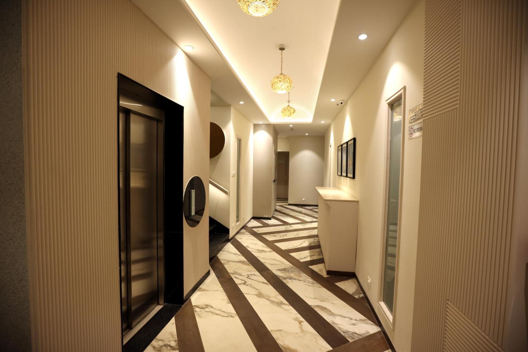 Hiraya Hotels Mohali Exteriör bild