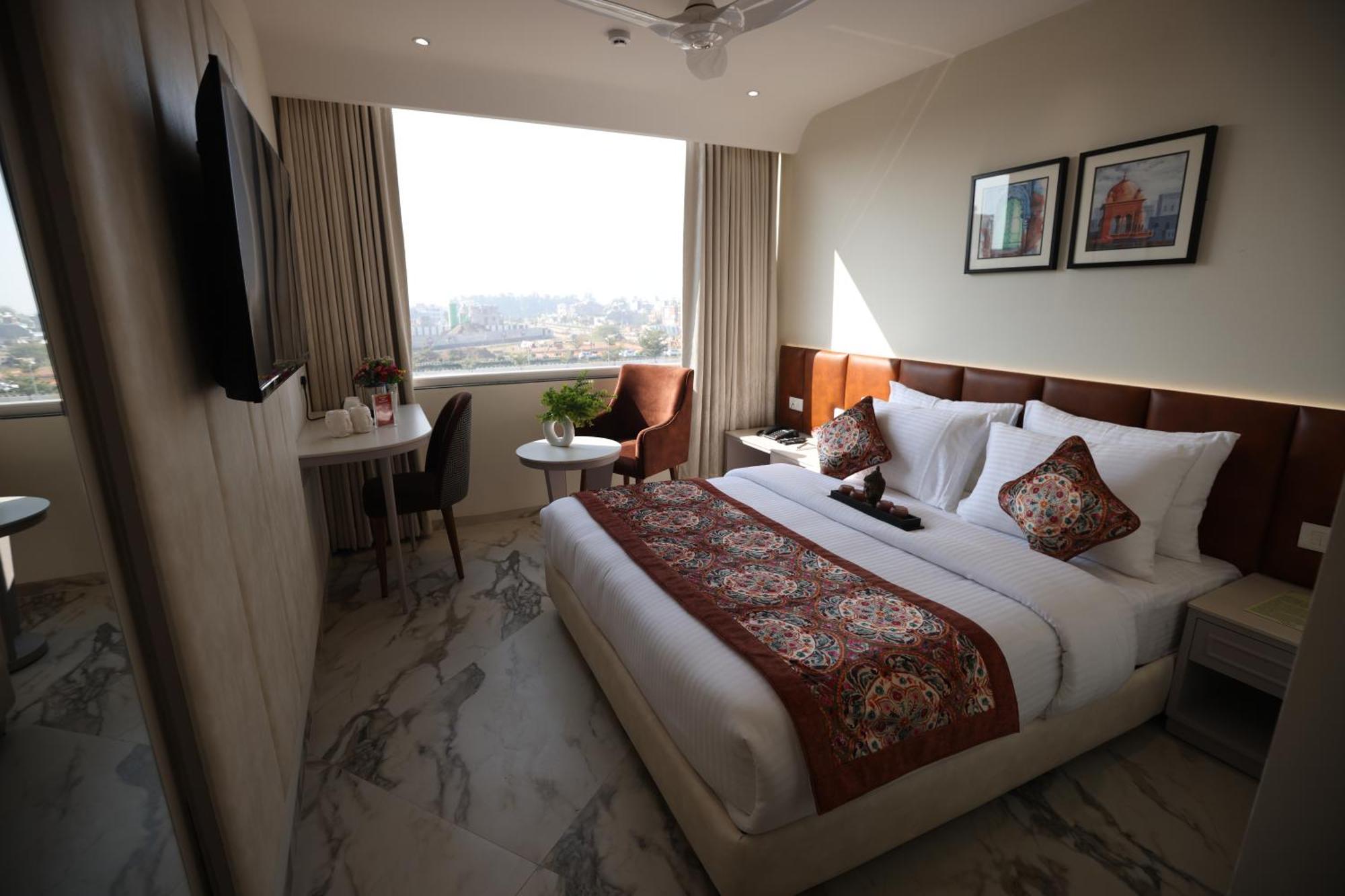 Hiraya Hotels Mohali Exteriör bild