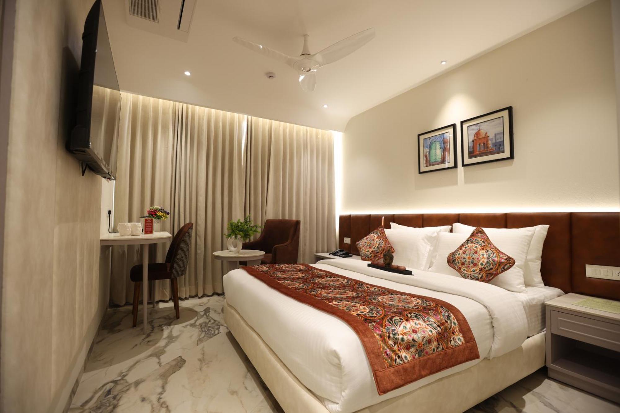 Hiraya Hotels Mohali Exteriör bild