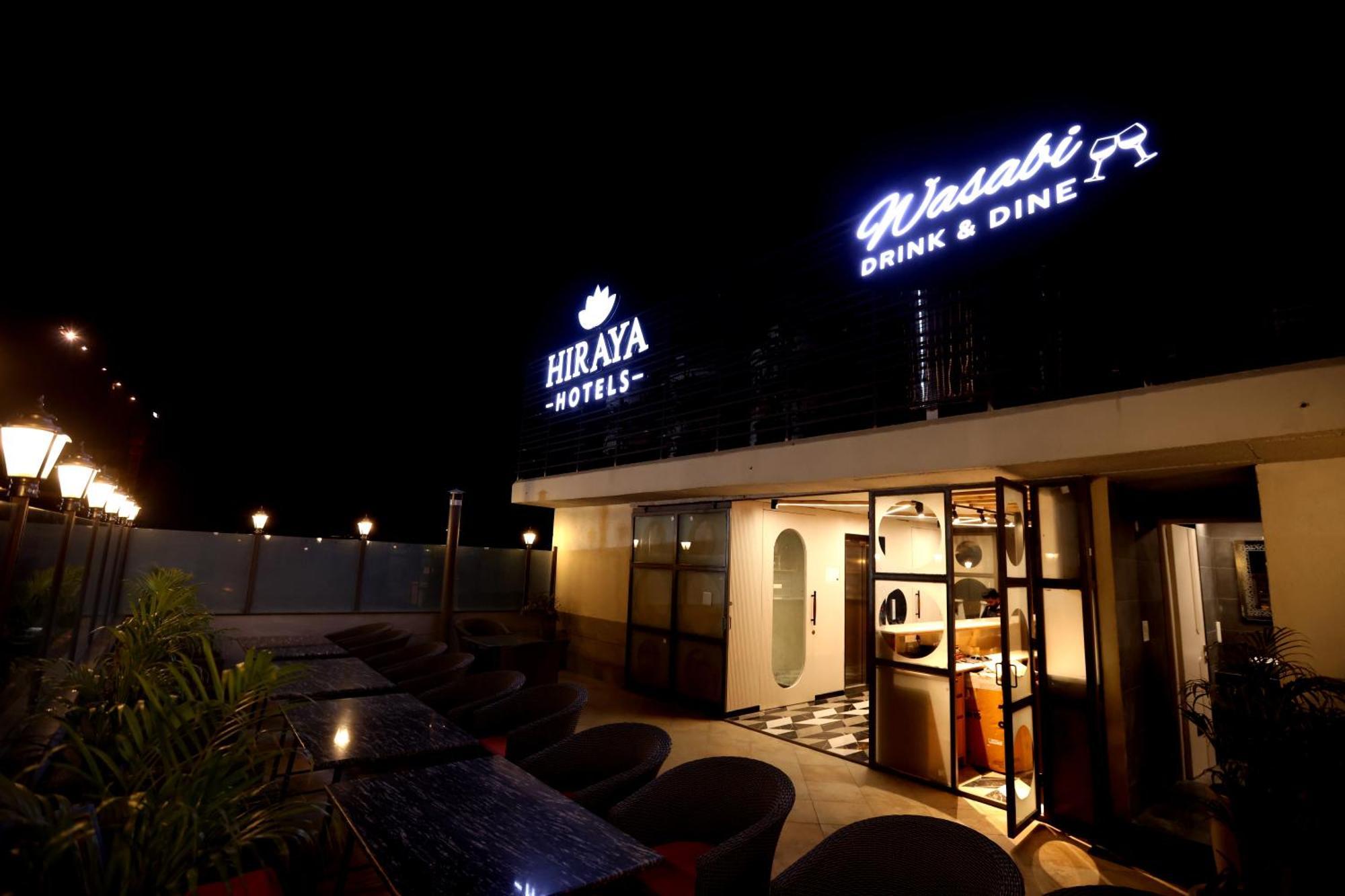 Hiraya Hotels Mohali Exteriör bild